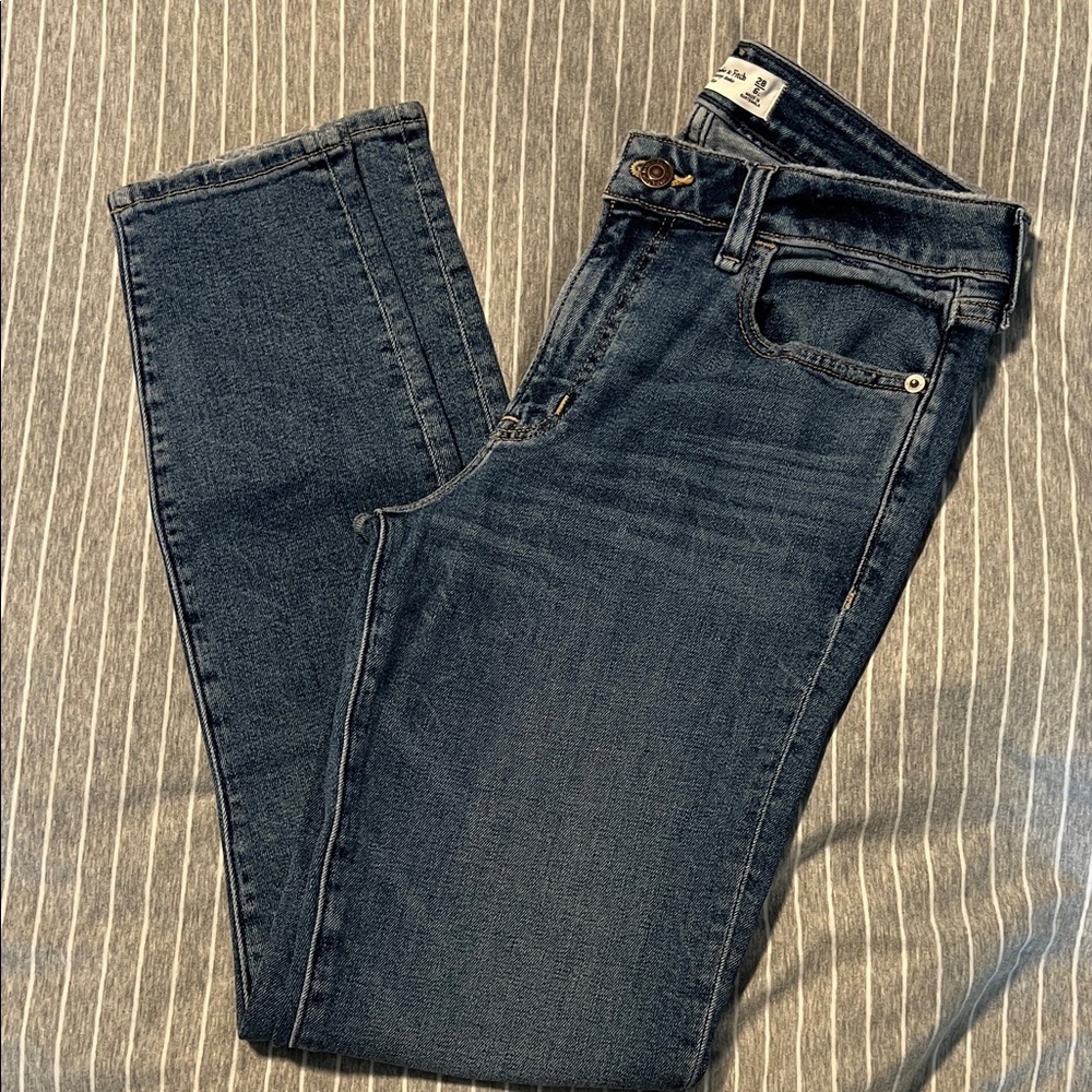 Abercrombie & Fitch Dark Blue Ankle Jeans
